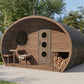 Saunamo Hobbit 300 sauna extérieur avec un design rustique et des fenêtres rondes.