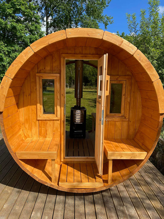 Saunamo Sauna extérieur Barrel 250 en bois avec porte et bancs.