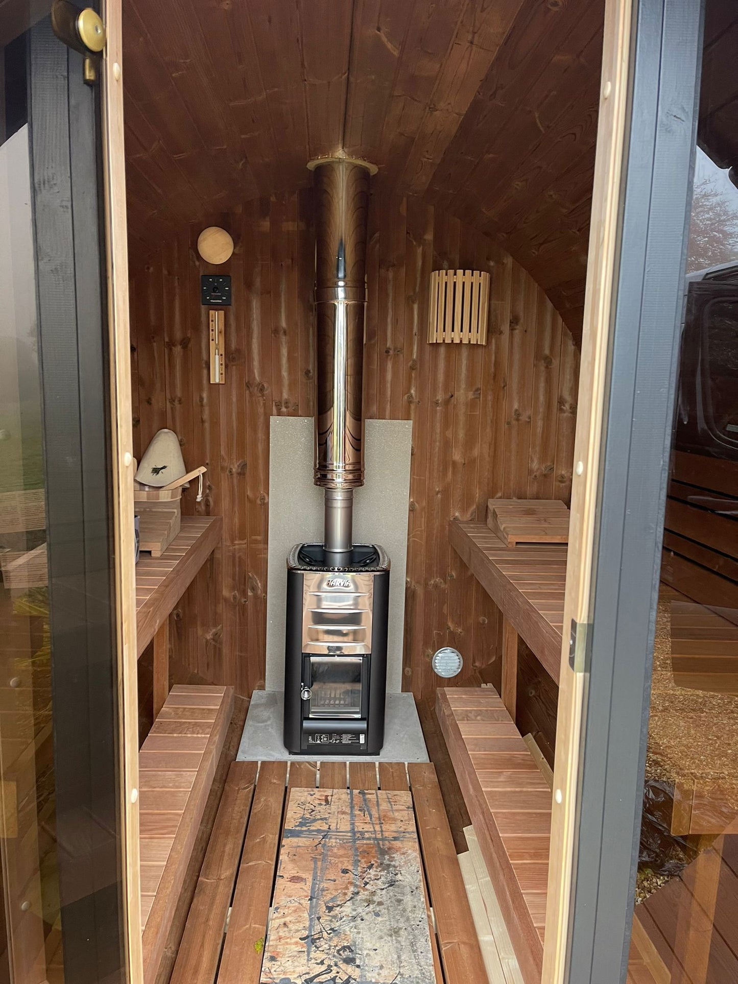 Saunamo Sauna en bois avec poêle Barrel 280 Deluxe.