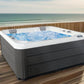 Jacuzzi extérieur Hydra 215 sur une terrasse.