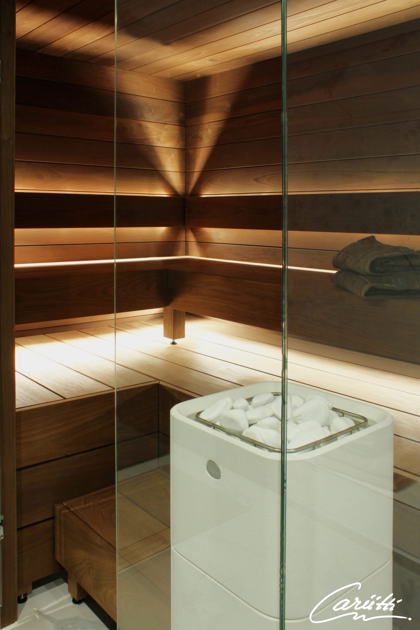 Sauna Cariitti Linear LED 2m avec parois en verre.