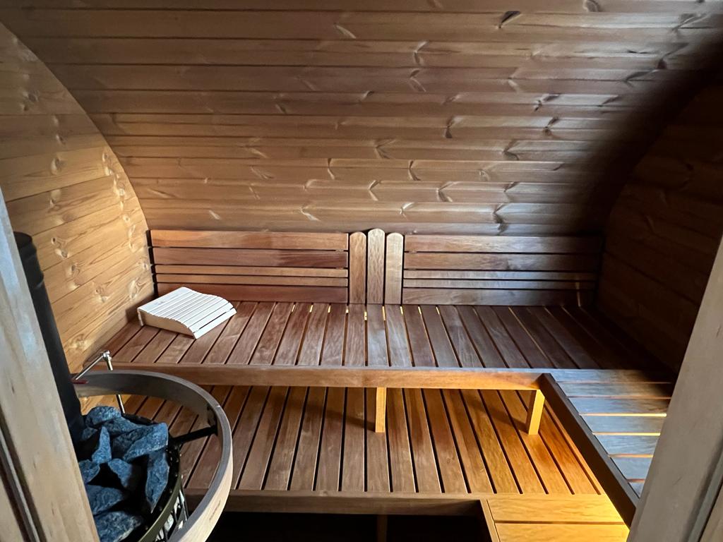 Saunamo Banc en bois dans le sauna Hobbit 500