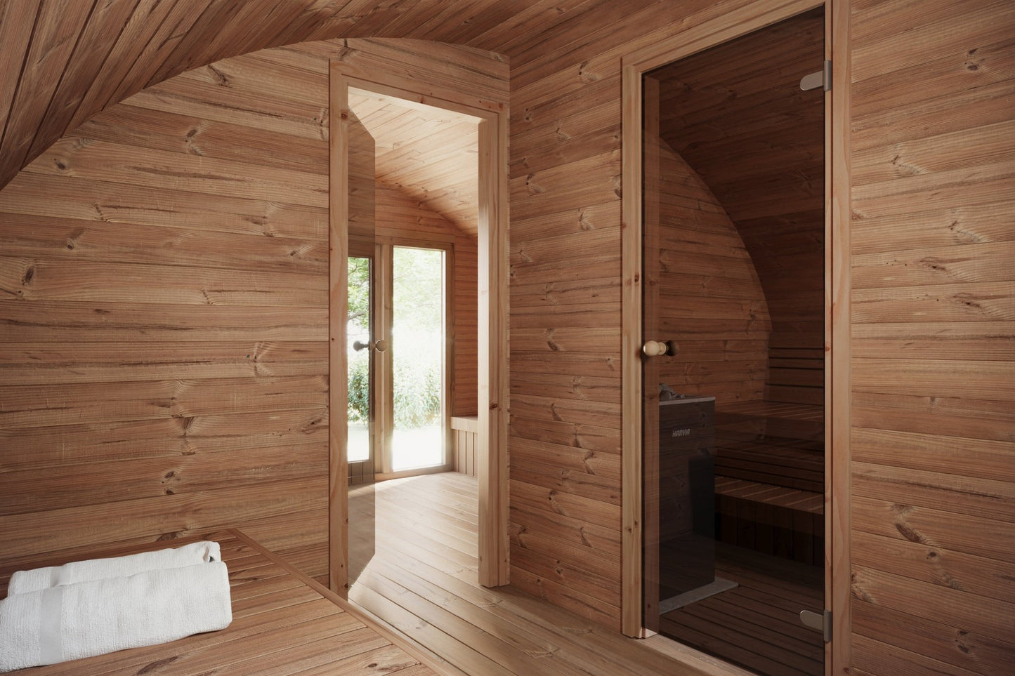 Saunamo Sauna Hobbit 500 avec porte en verre et paroi en bois.